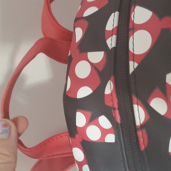 Authentic Official Disney Parks Minnie Mouse Polka Dot Bow Backpack EUC - Picture 7 of 8